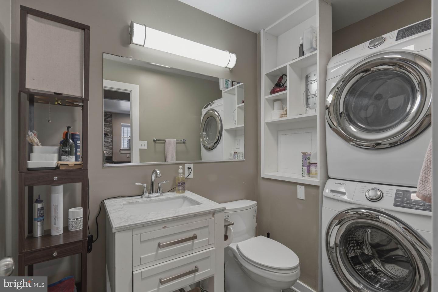 1220 N King St Property Photo 25