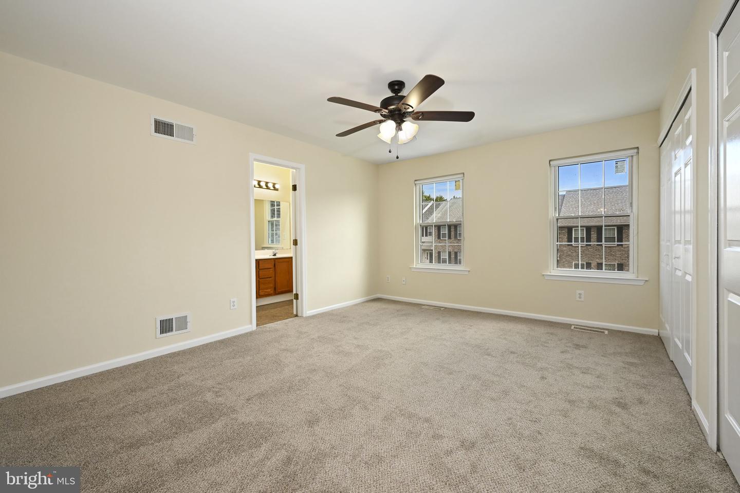921 8th St Property Photo 15