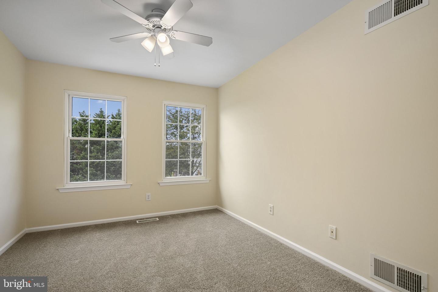 921 8th St Property Photo 18