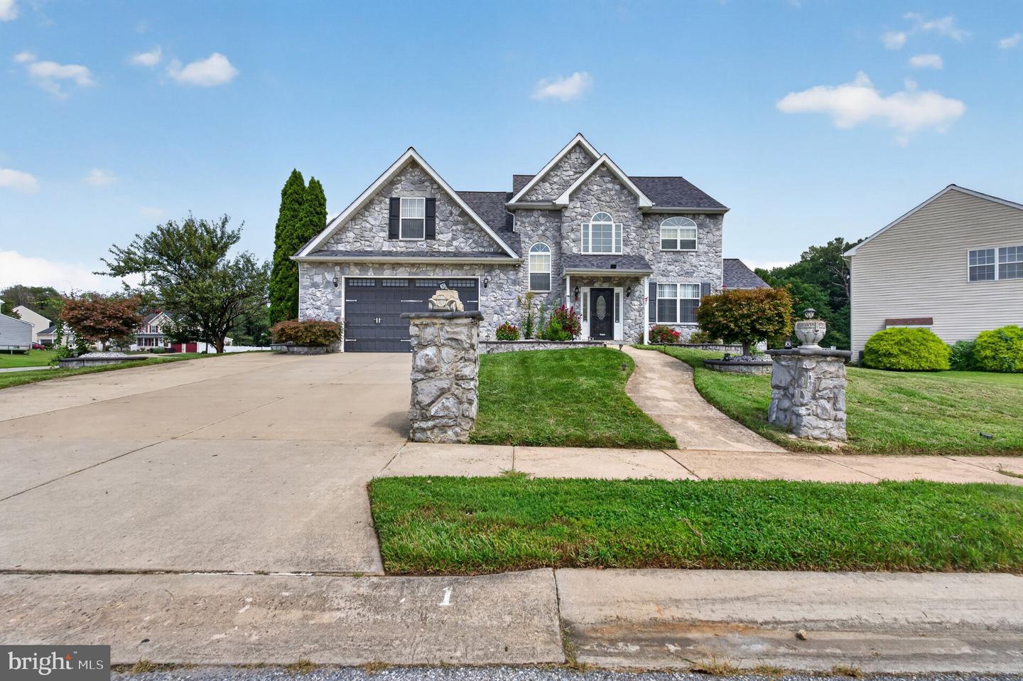 1 Foxfield Ct Property Photo 2