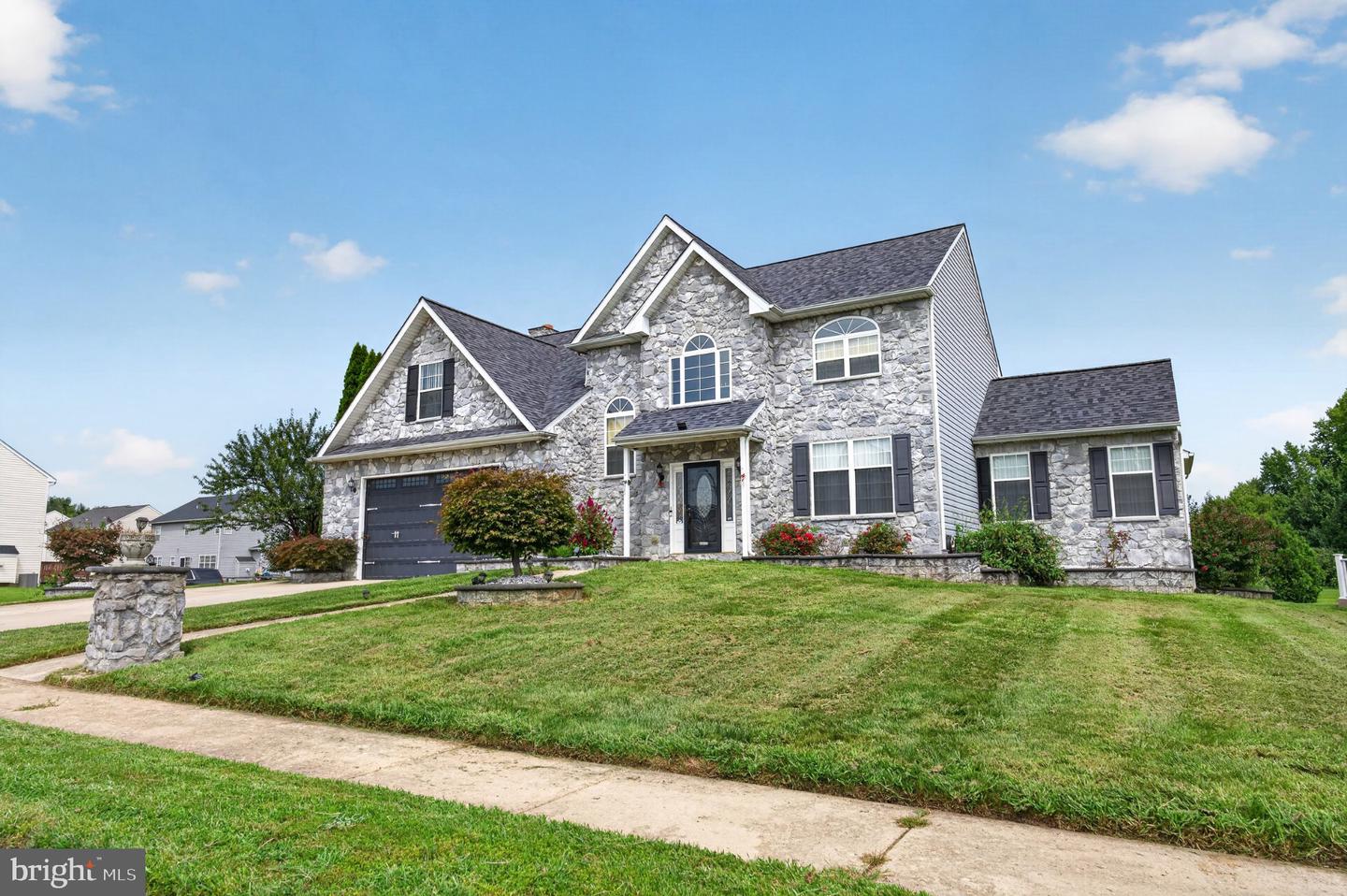 1 Foxfield Ct Property Photo 4