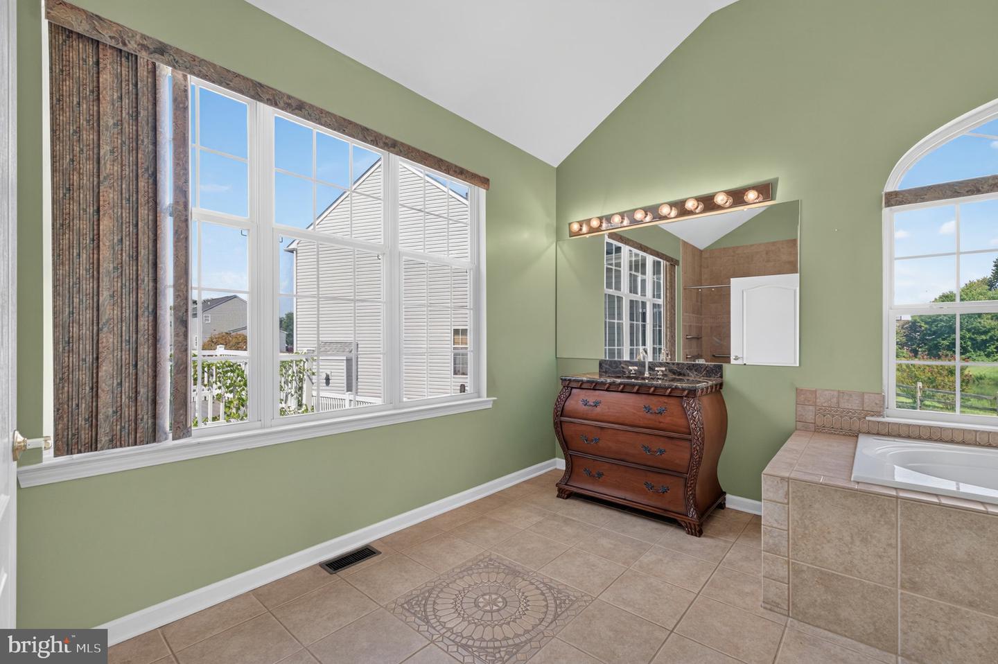 1 Foxfield Ct Property Photo 27