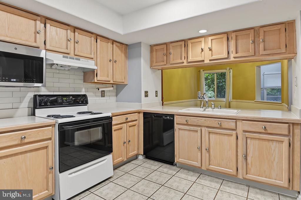 502 Paisley Pl Property Photo 35