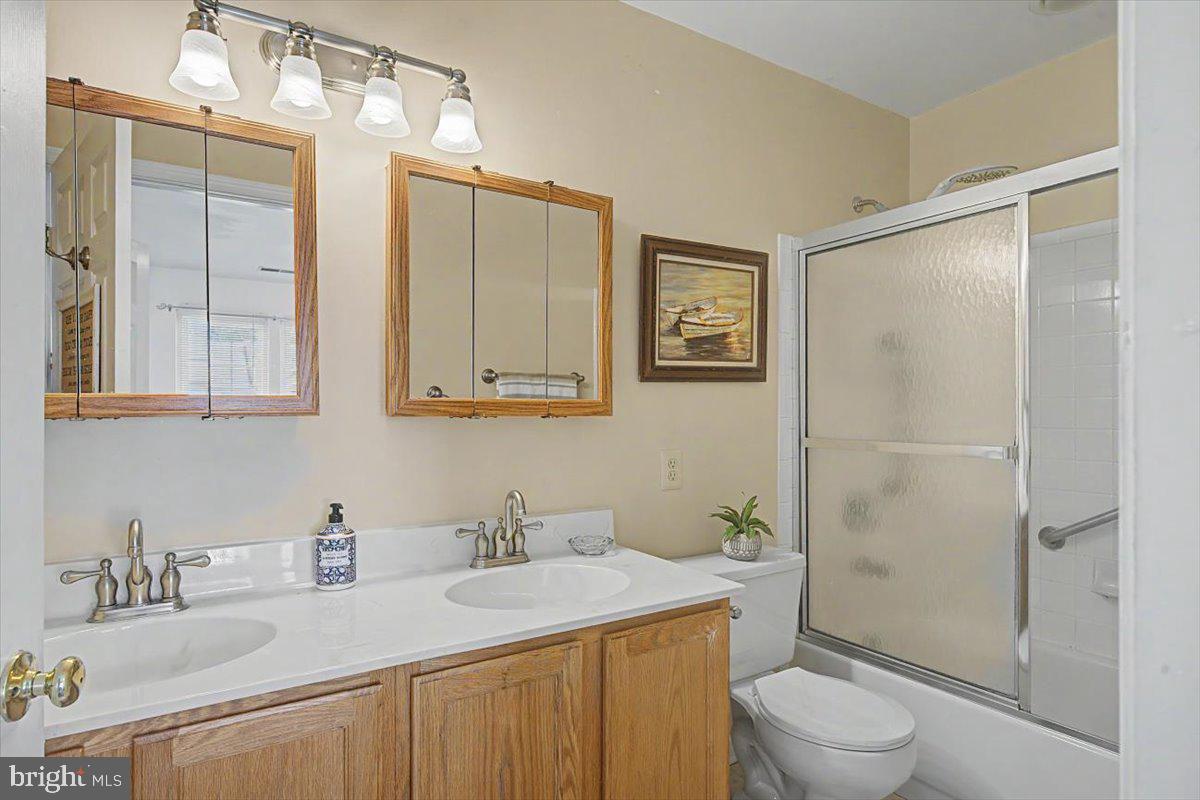 205 Sloan Ct Property Photo 16