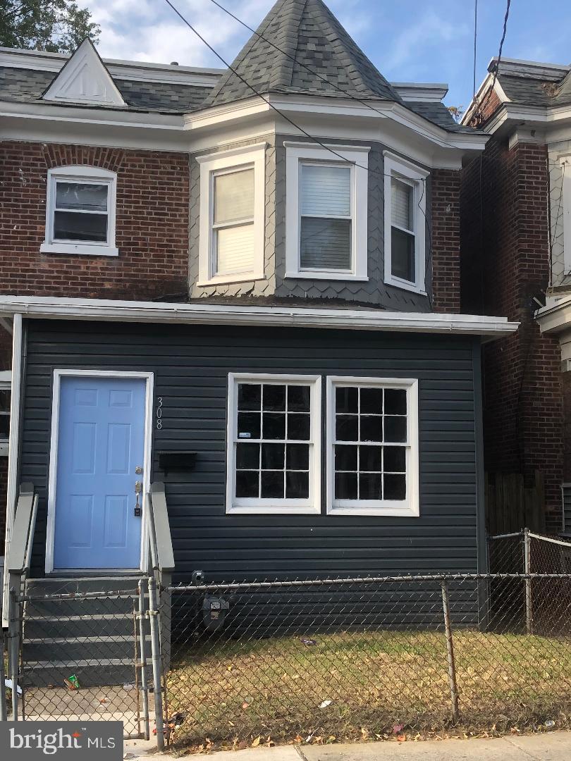 308 E 23rd St Property Photo 1