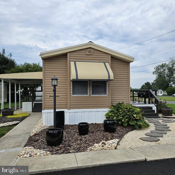 43 S Ellis Rd Property Photo 1