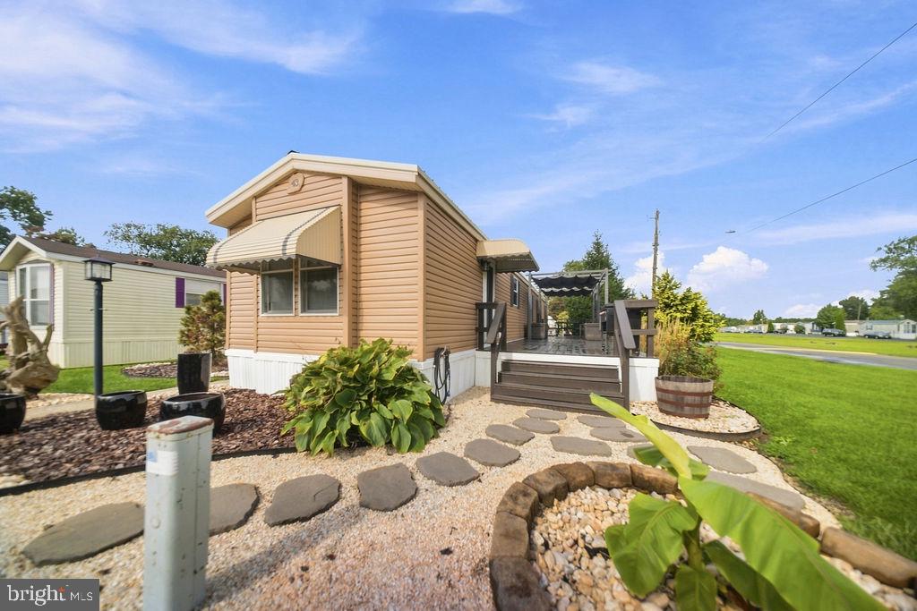 43 S Ellis Rd Property Photo 1