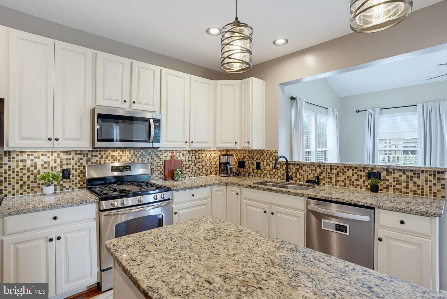 313 Androssan Pl Property Photo 11