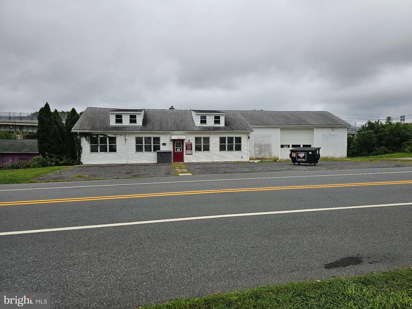 210 Broad St Property Photo 1