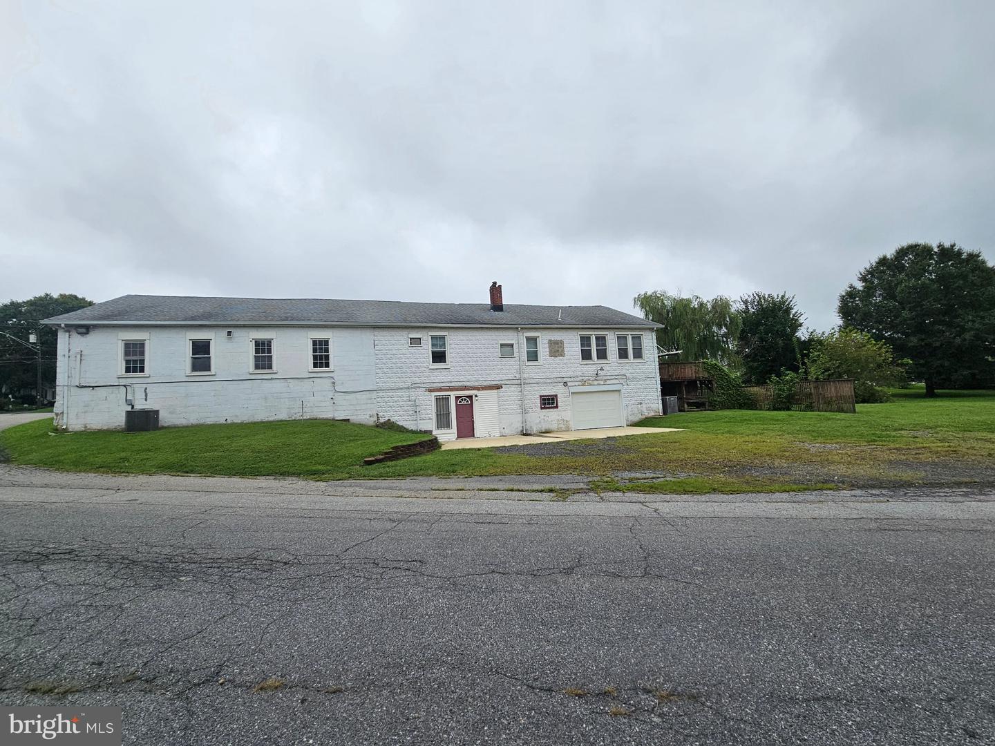 210 Broad St Property Photo 2