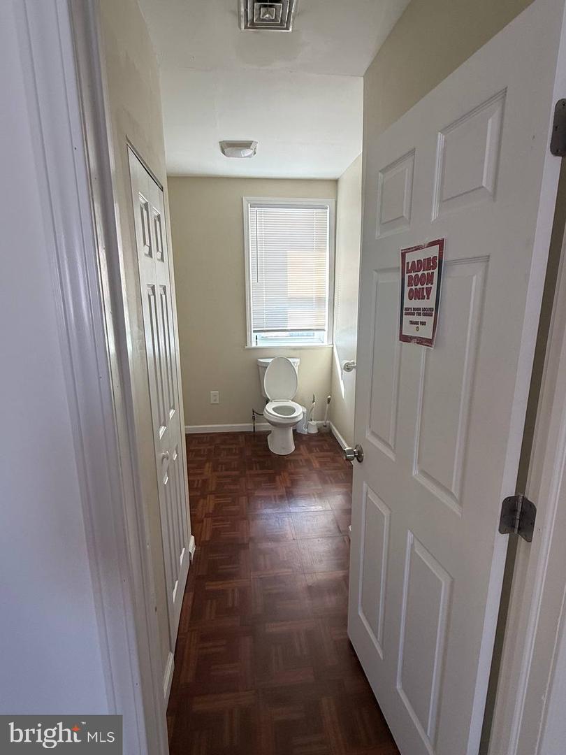 210 Broad St Property Photo 6