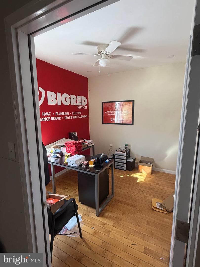 210 Broad St Property Photo 8