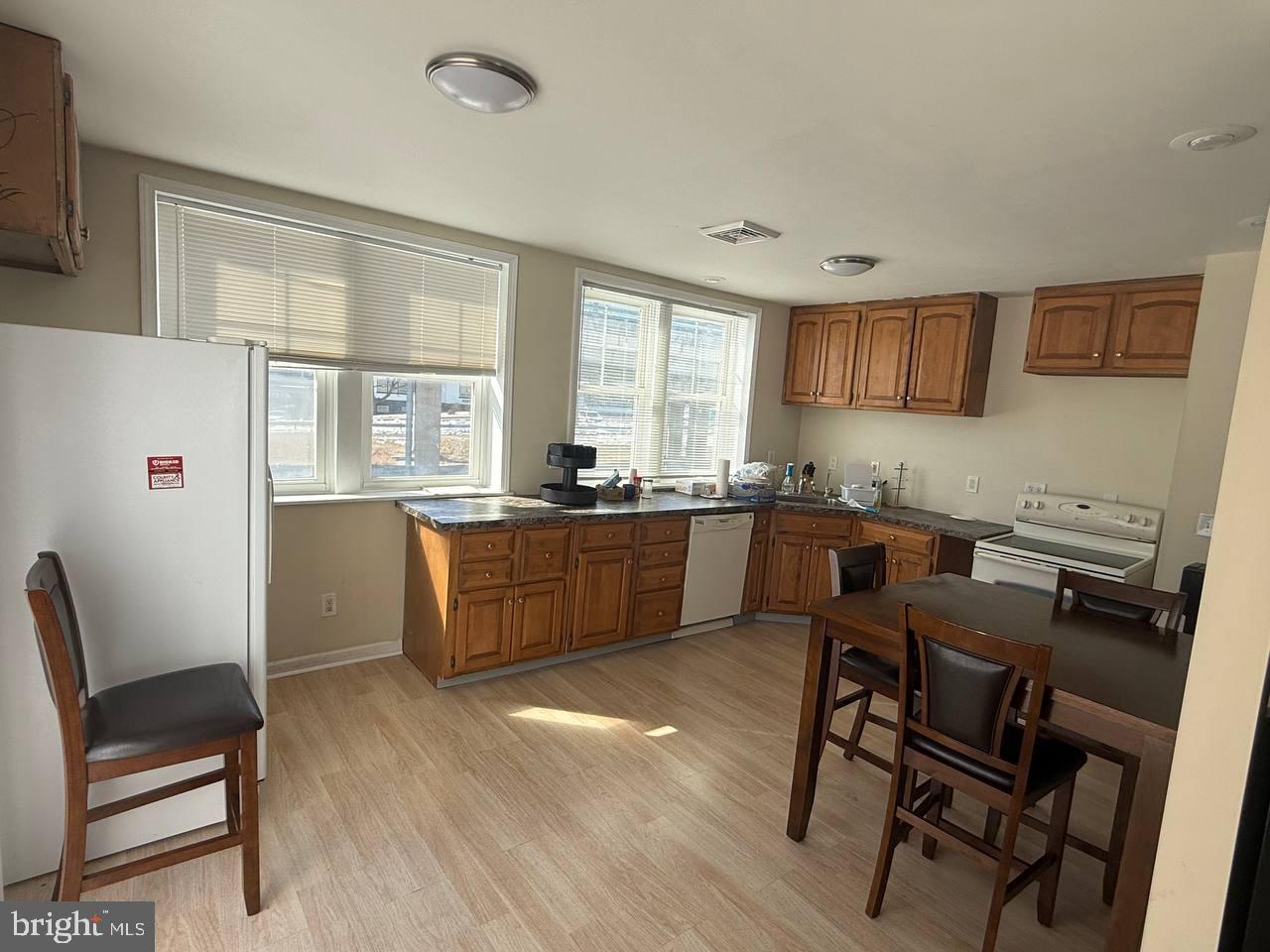 210 Broad St Property Photo 10