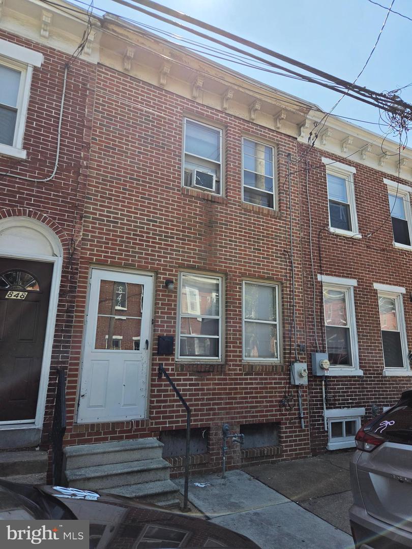 846 N SPRUCE ST Property Photo 1