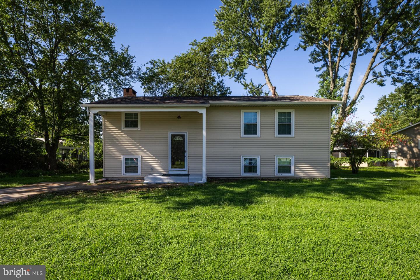 1203 Pinefield Rd Property Photo 1