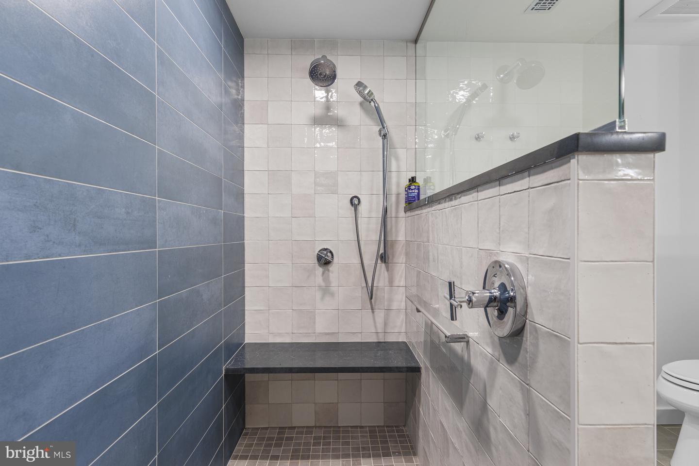 1100 Lovering Ave #1108 Property Photo 37