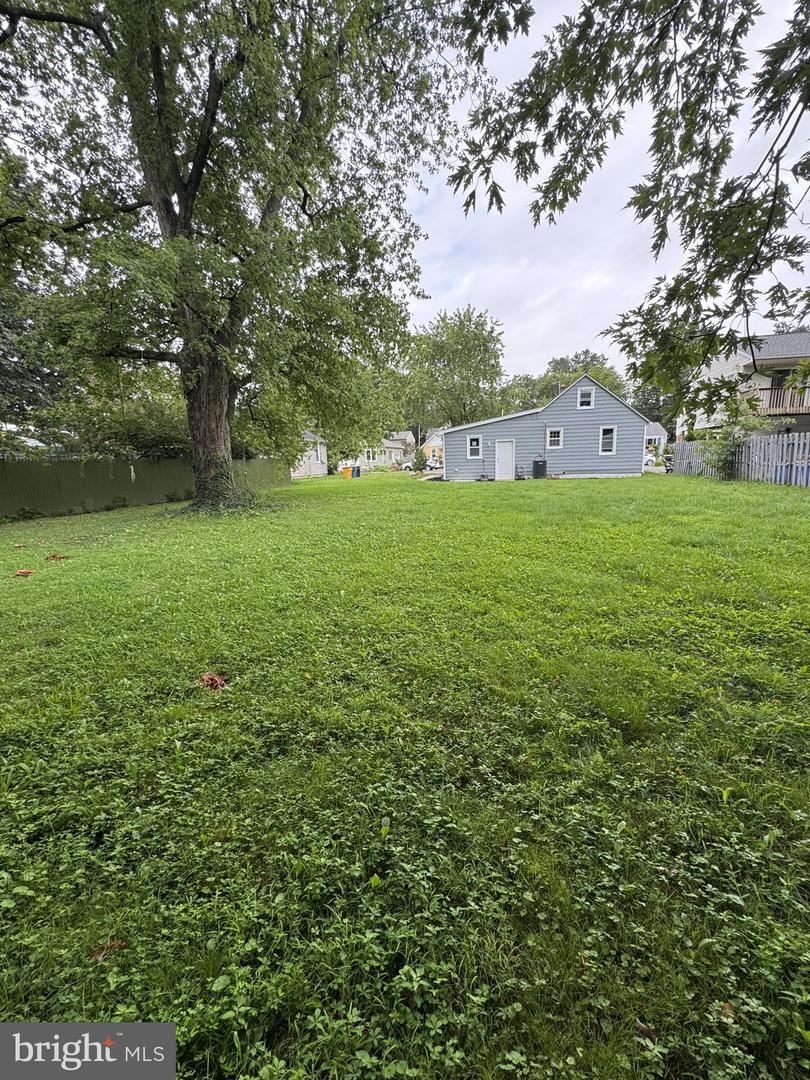 108 Forrest Ave Property Photo 3