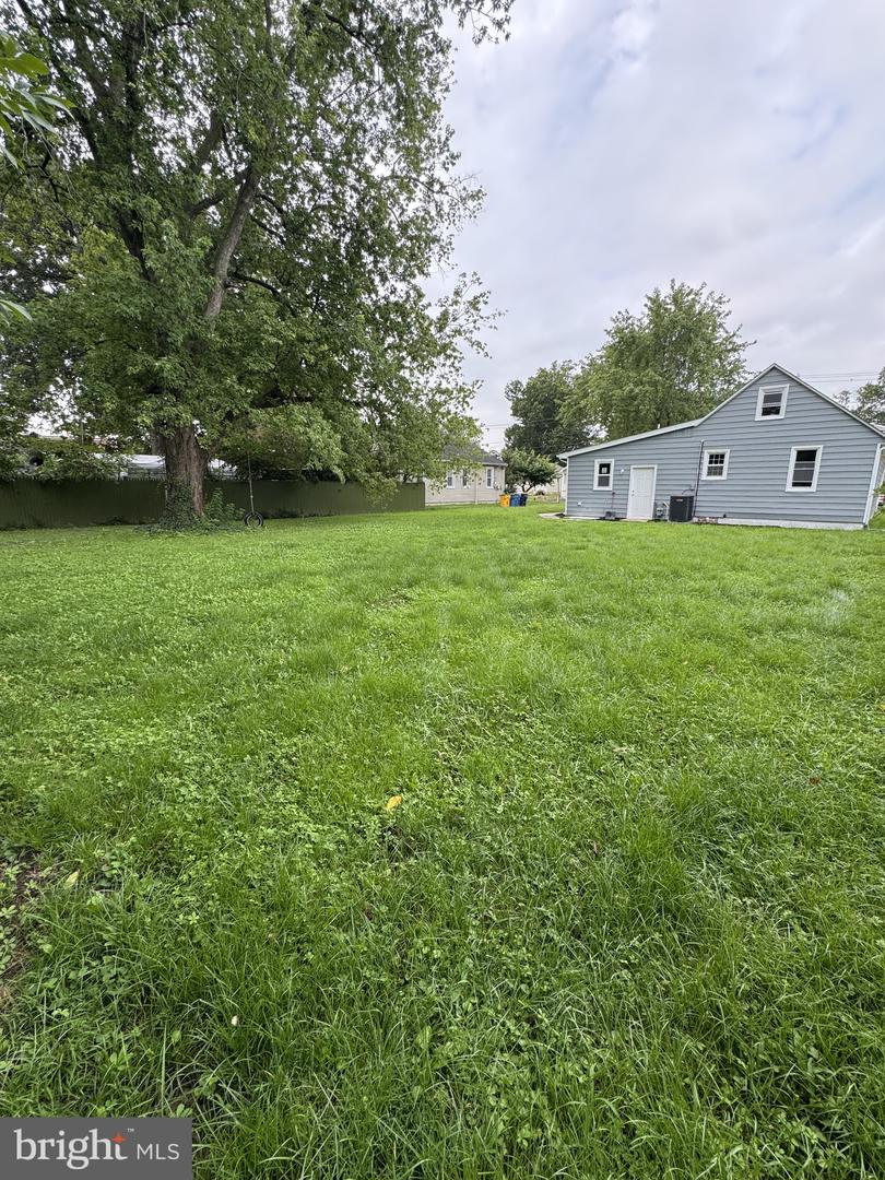 108 Forrest Ave Property Photo 4