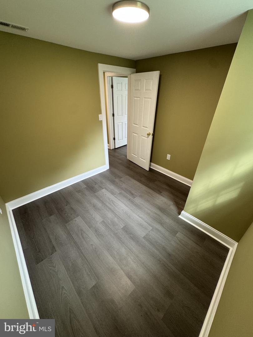108 Forrest Ave Property Photo 24