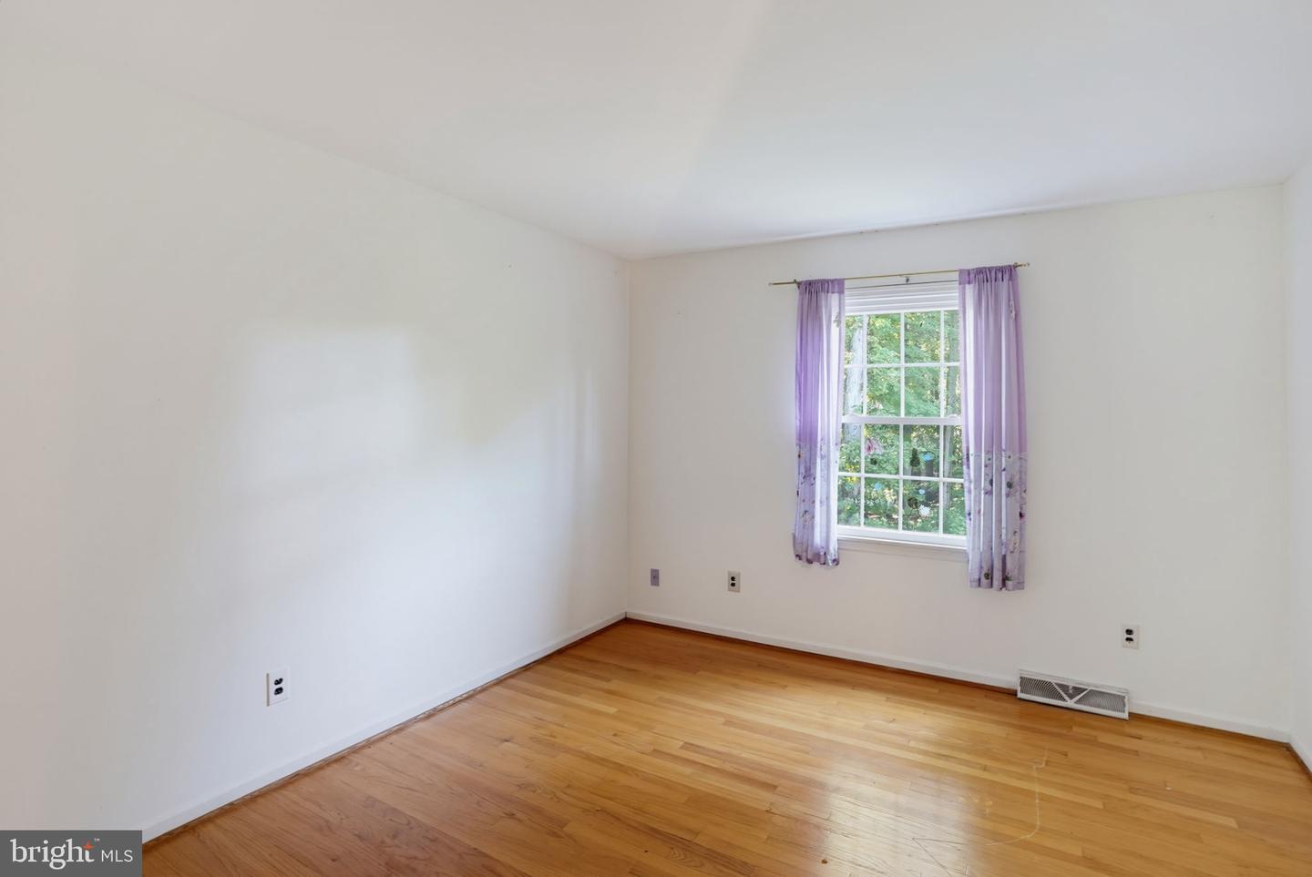 301 Caravel Dr Property Photo 35