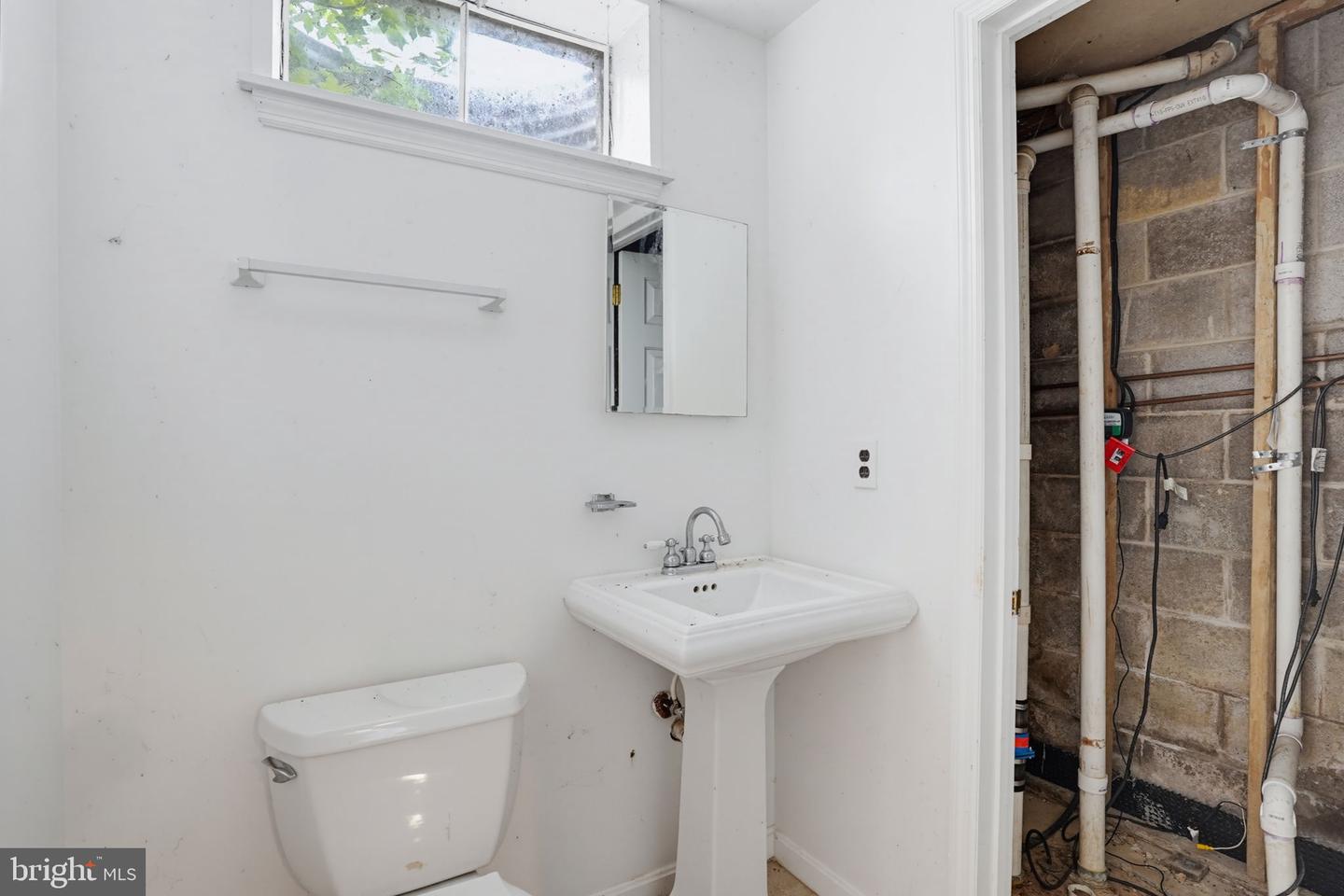 301 Caravel Dr Property Photo 44