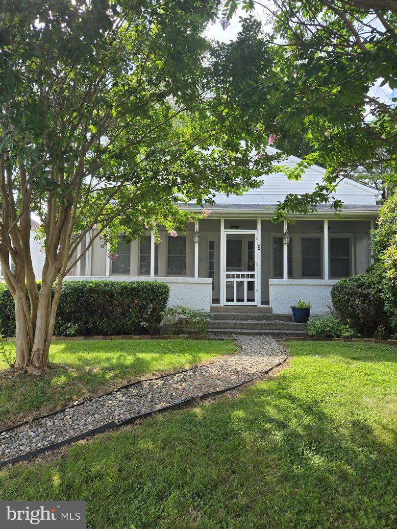 3 N CLIFTON AVE Property Photo 1