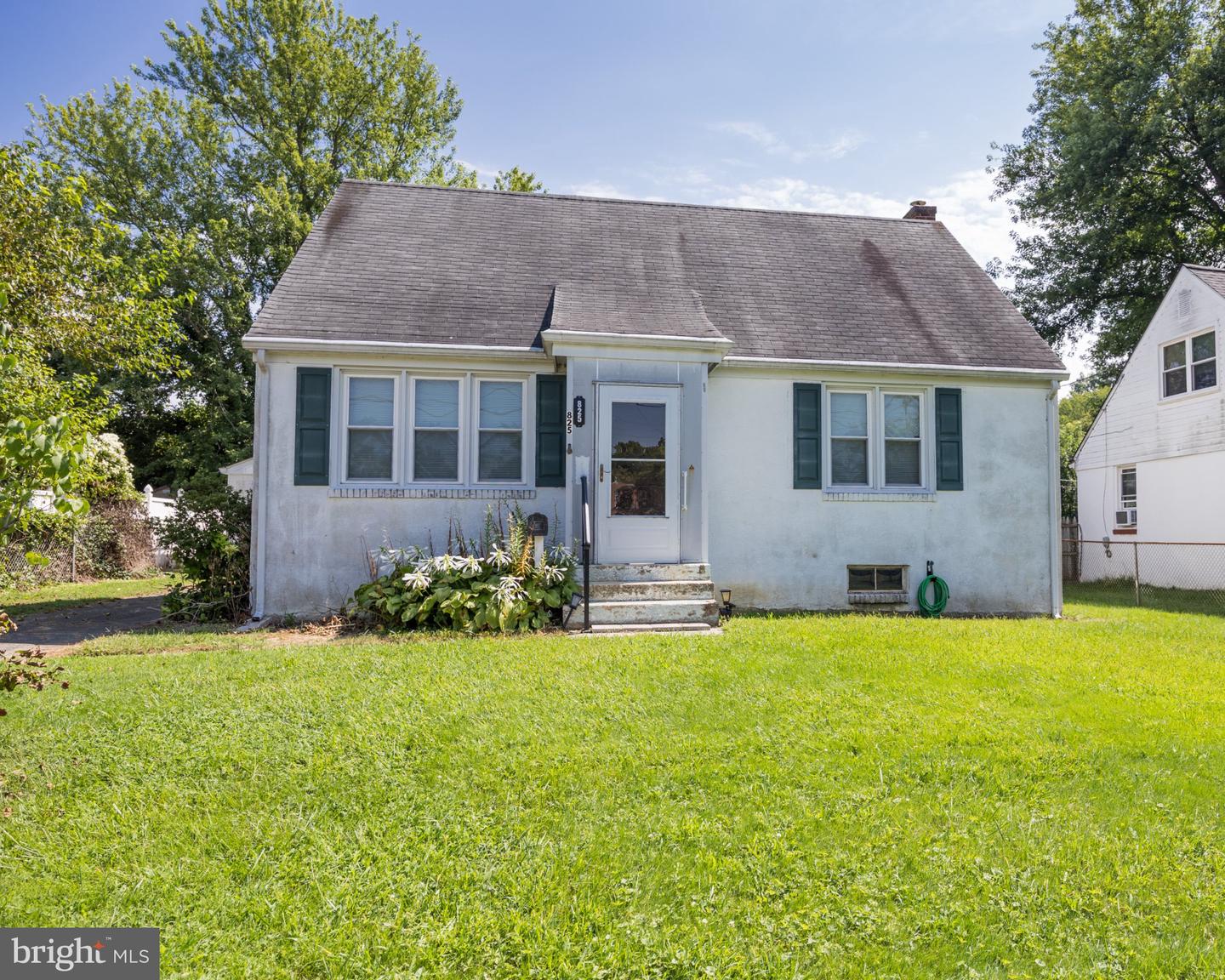 825 ELKTON RD Property Photo 1