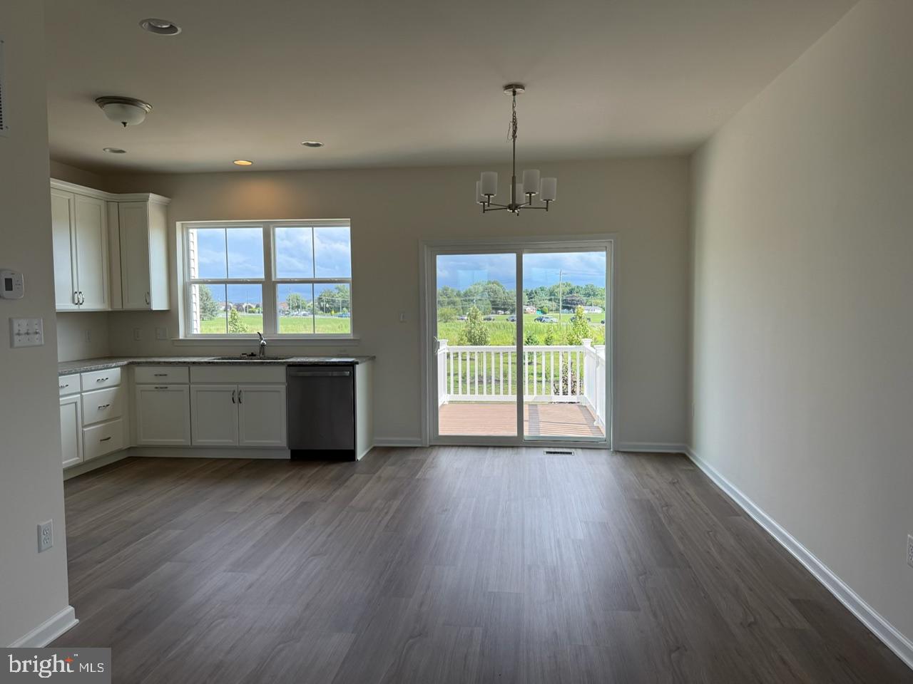 738 Rosler Way Property Photo 4