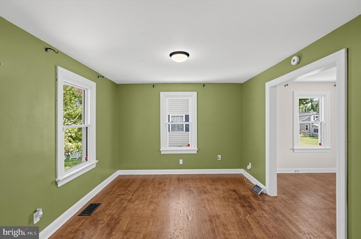 9 Laurel Ave Property Photo 9