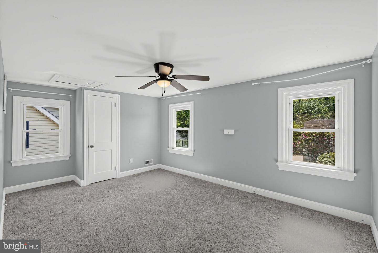 9 Laurel Ave Property Photo 17