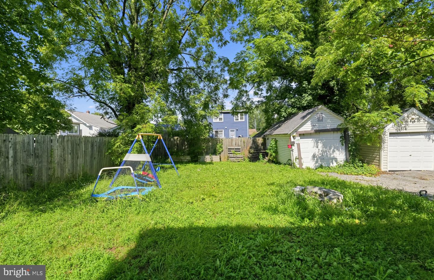 9 Laurel Ave Property Photo 23