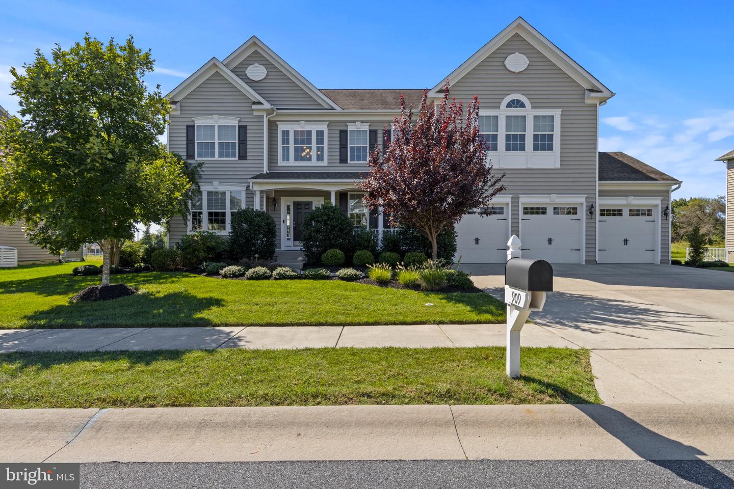 909 Ash Farm Way Property Photo 1