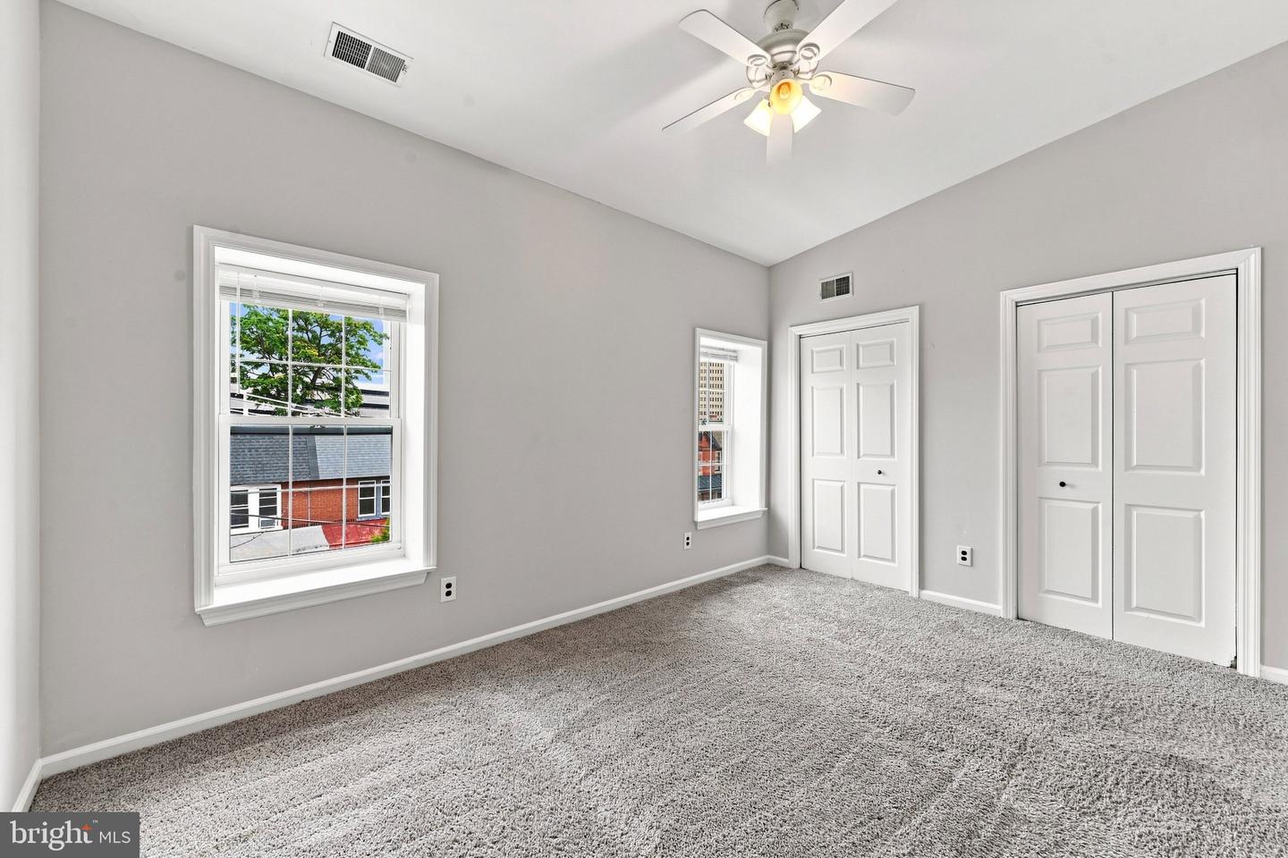 506 9th St #3b Property Photo 3