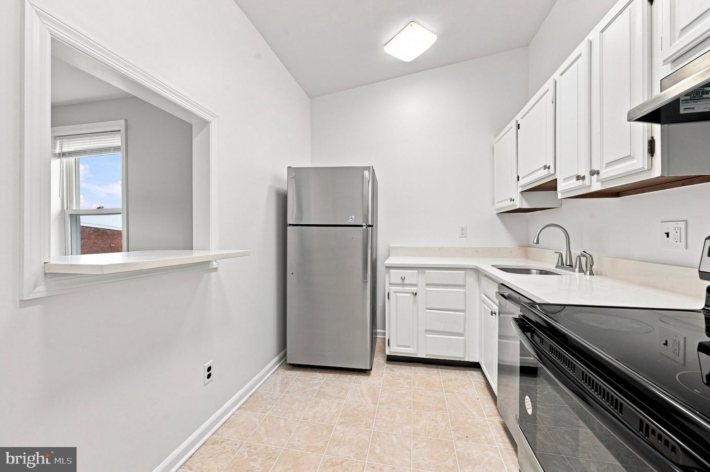 506 9th St #3b Property Photo 6