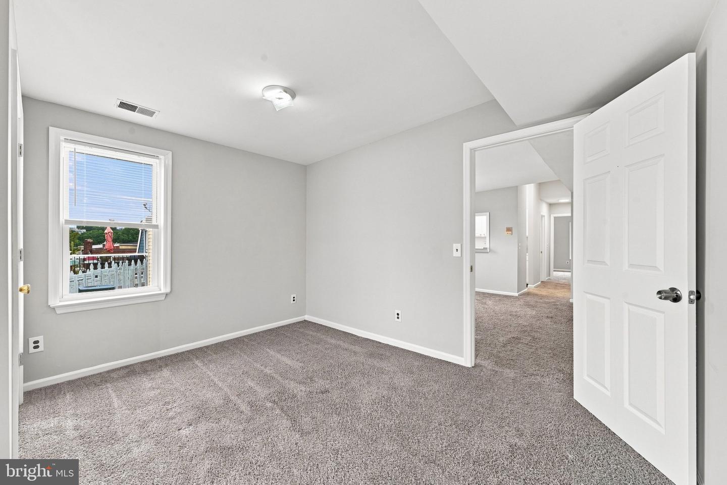 506 9th St #3b Property Photo 11
