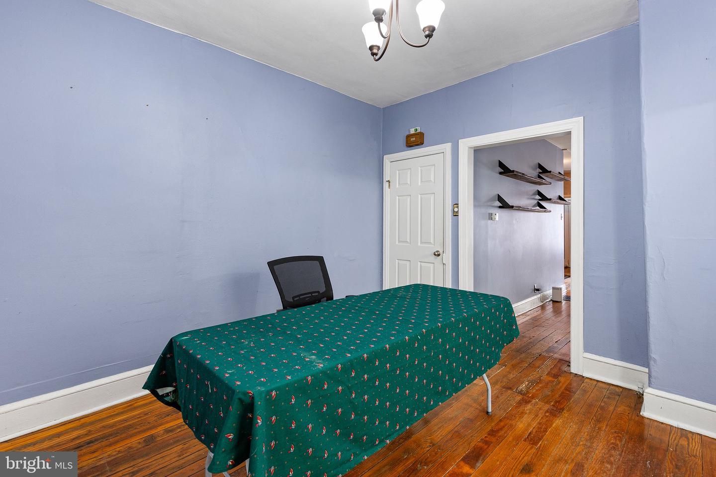 114 E 4th St Property Photo 17