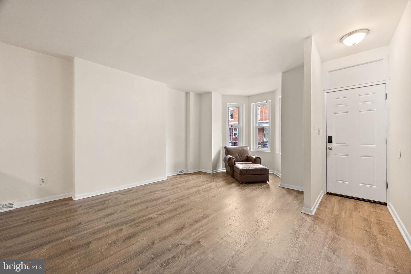1006 7th St Property Photo 3