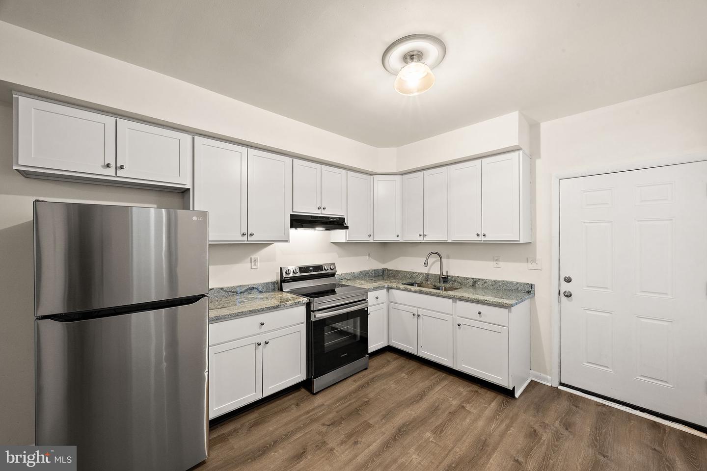 1006 7th St Property Photo 8