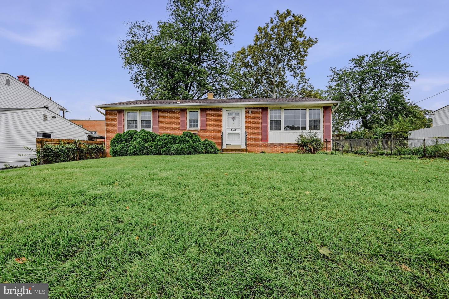 308 Brewster Dr Property Photo 1