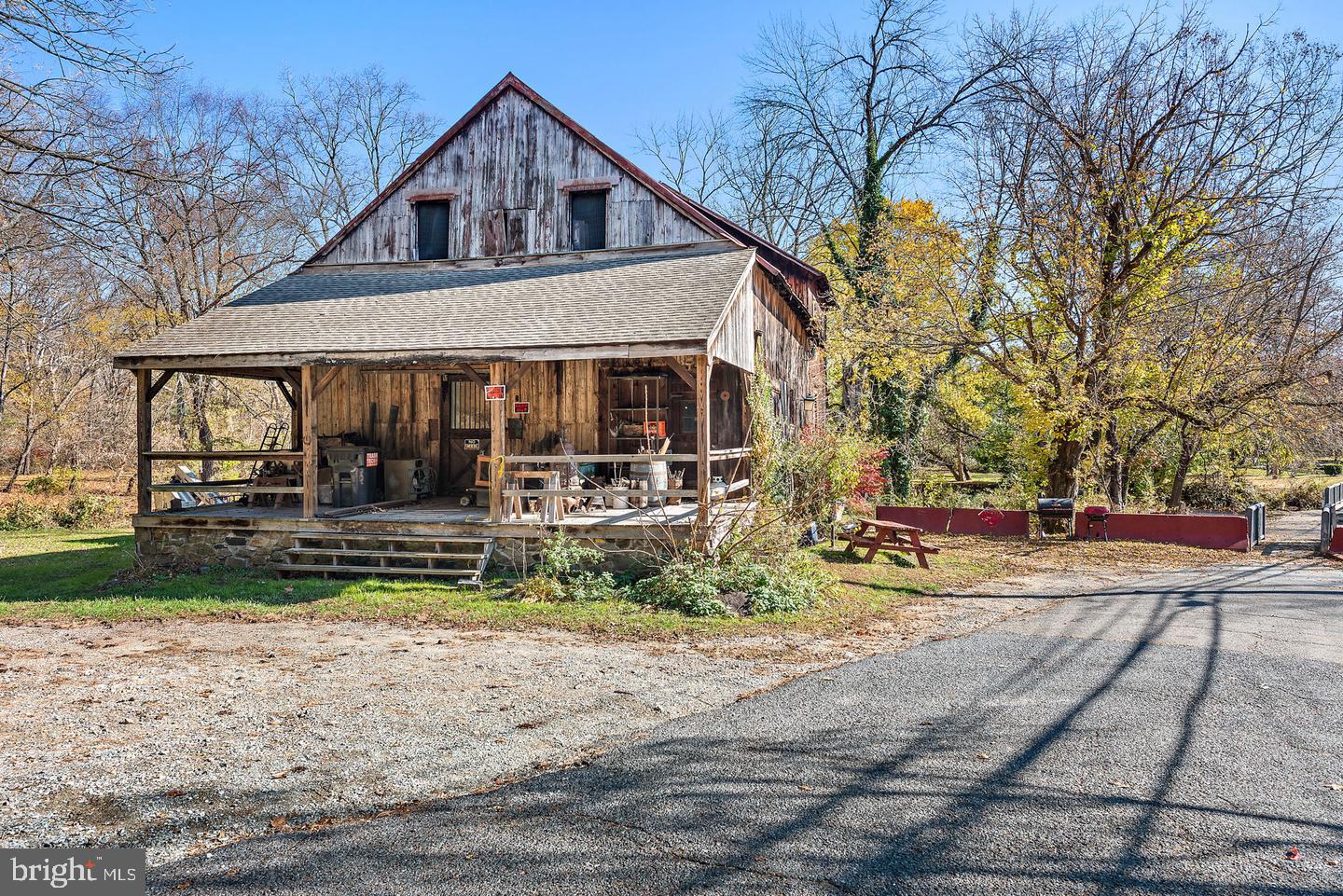 91 Old Red Mill Rd Property Photo 1