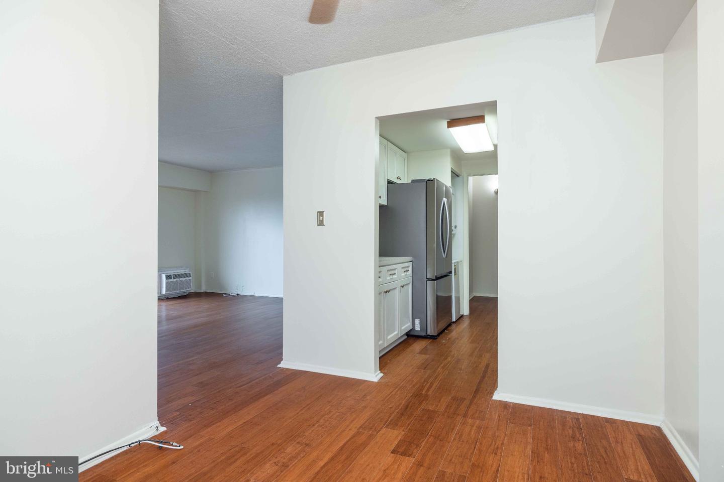 27602 Valley Run Dr #602 Property Photo 5