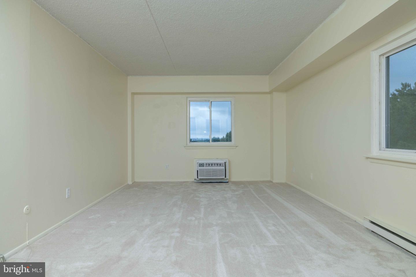 27602 Valley Run Dr #602 Property Photo 10