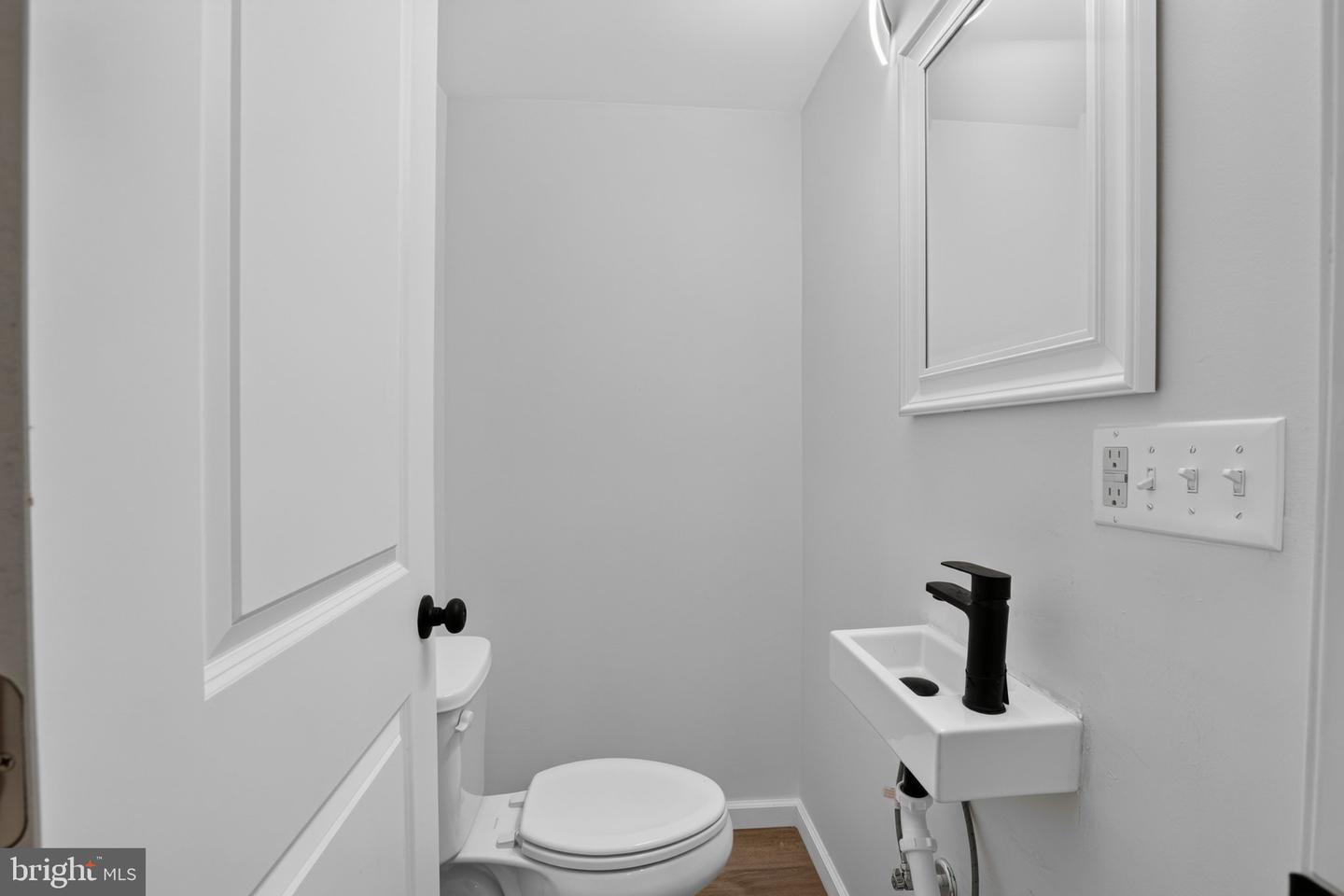 918 N Spruce St Property Photo 8