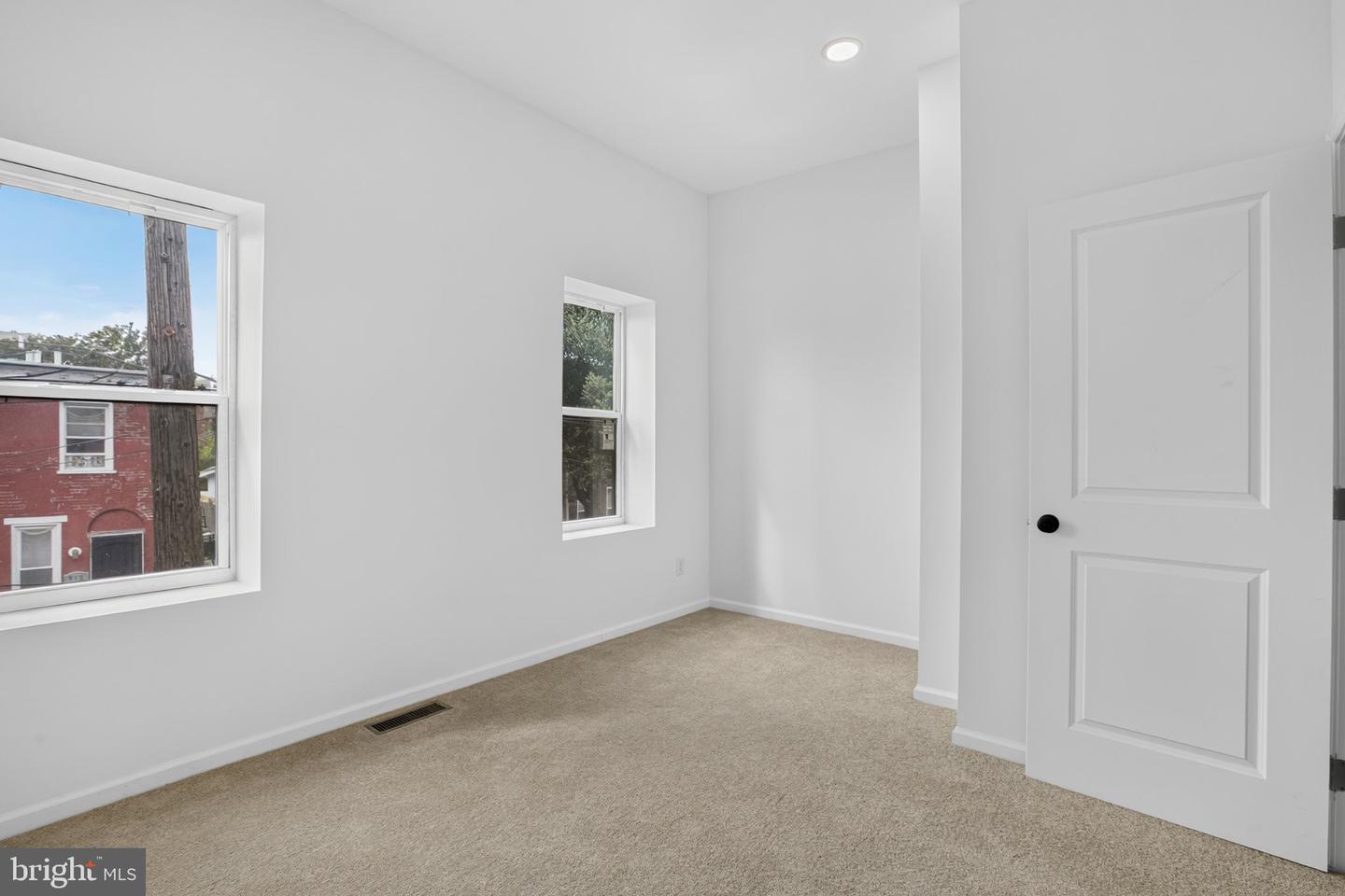 918 N Spruce St Property Photo 9