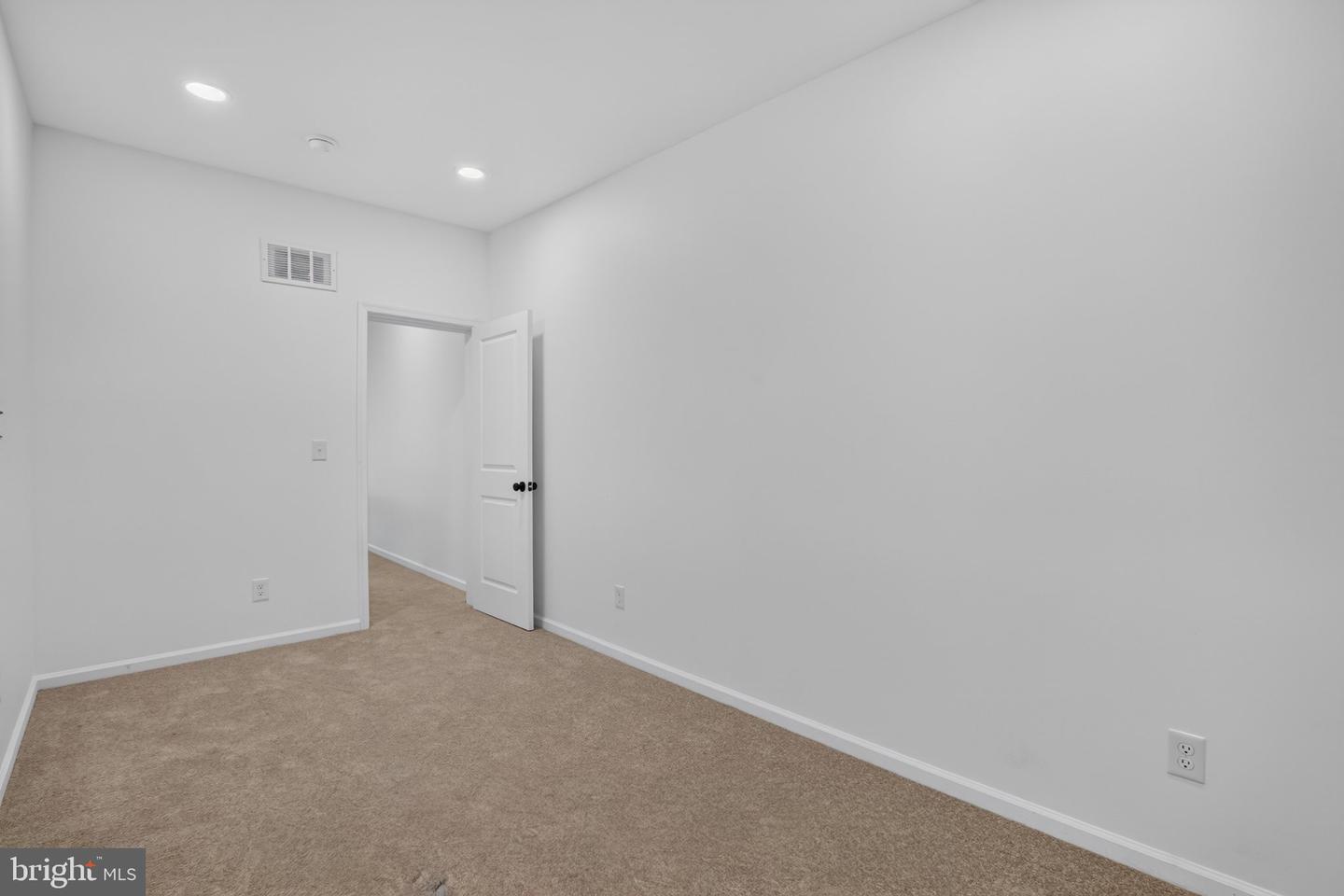 918 N Spruce St Property Photo 12