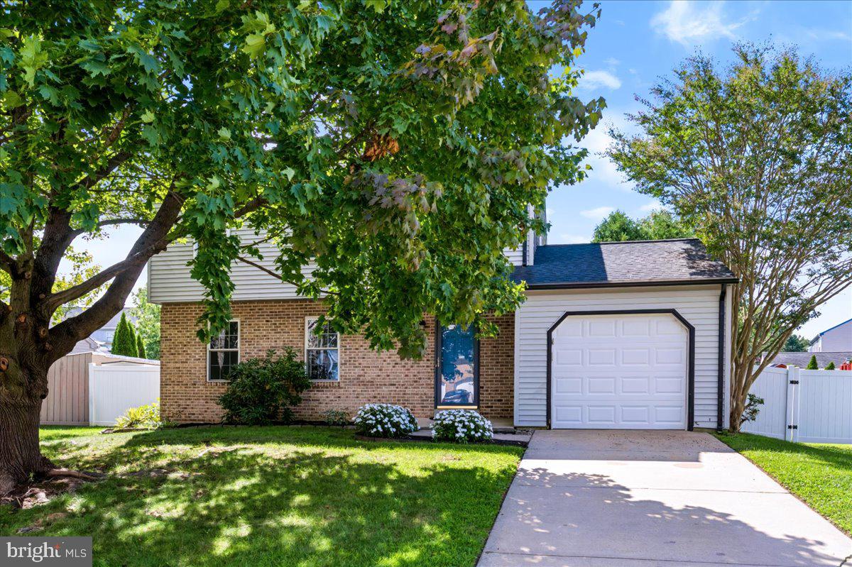 25 Avignon Dr Property Photo 1