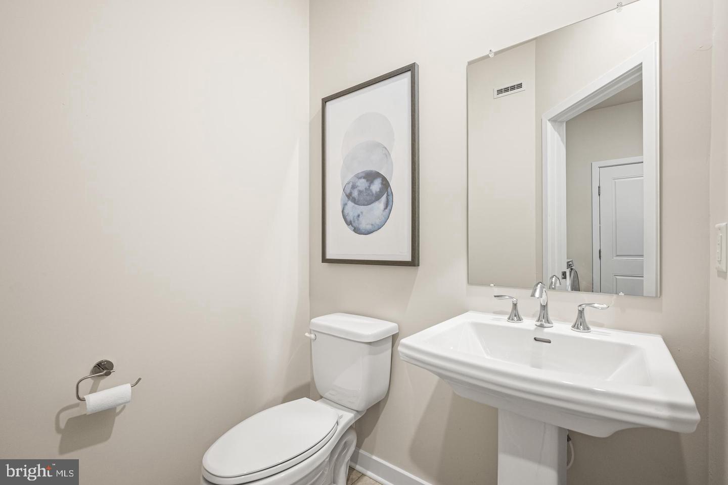 566 Arrowgrass Ln Property Photo 35