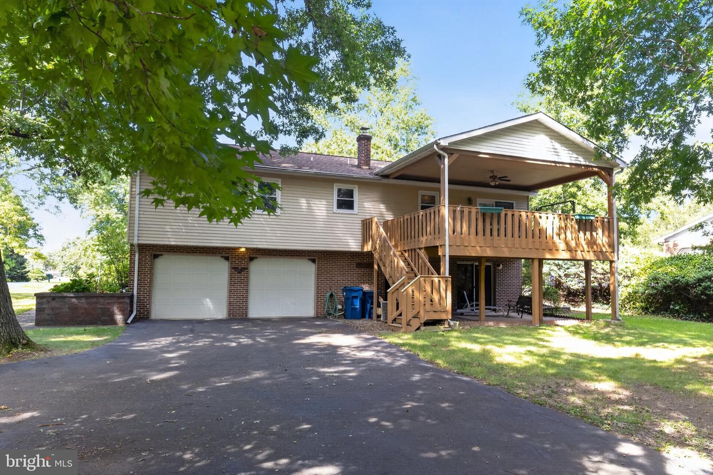 2 Anna Ave Property Photo 3