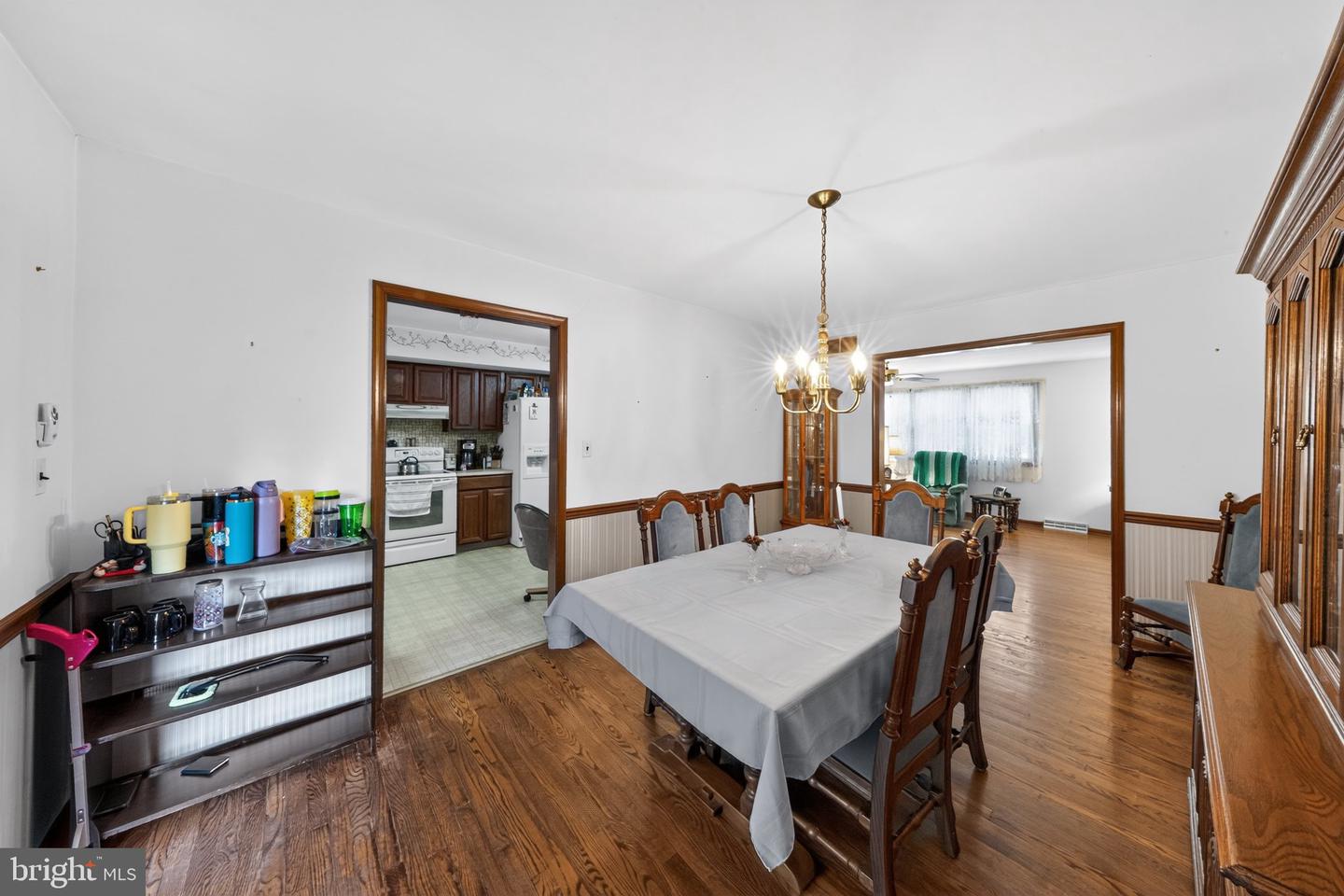 2 Anna Ave Property Photo 8