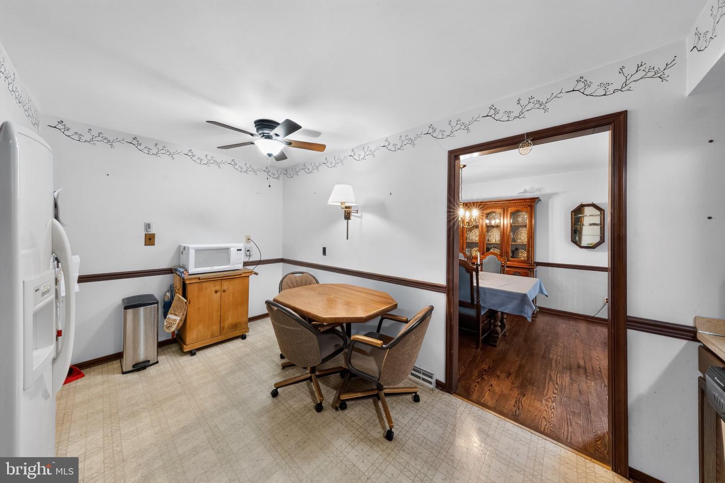 2 Anna Ave Property Photo 12